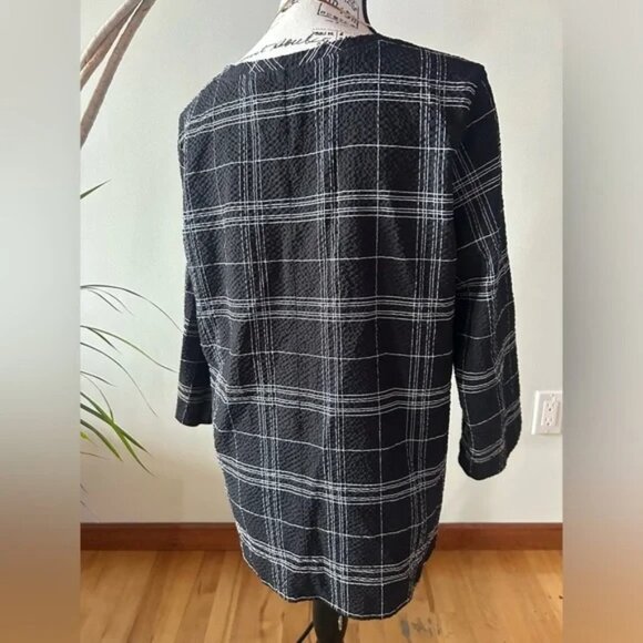 HABITAT clothes to live in size small black top with white striping, relaxed fit - Picture 4 of 9